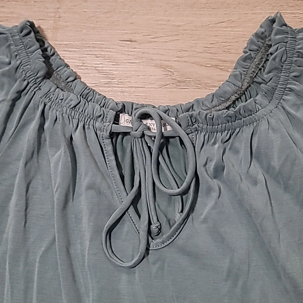 Green Envelop Los Angeles Green Puff Sleeve Top - Picture 4 of 6